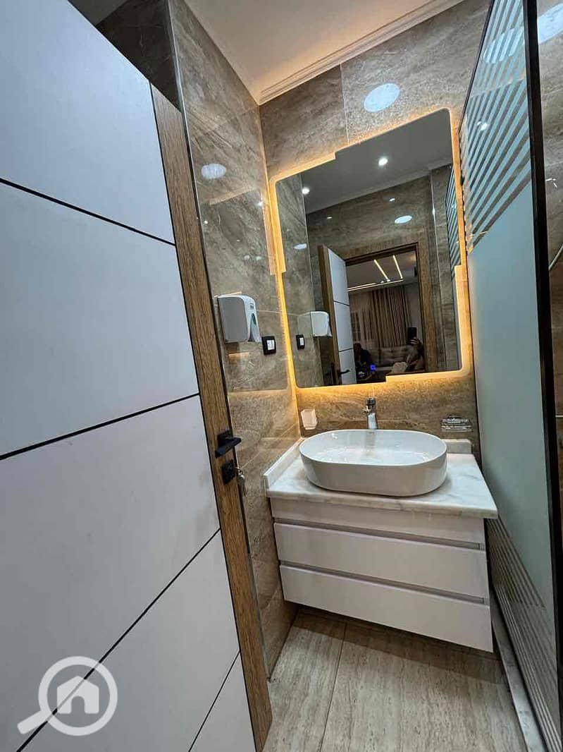 17 678d7782-a417-49cf-ace6-2b69f7611c81. jpg