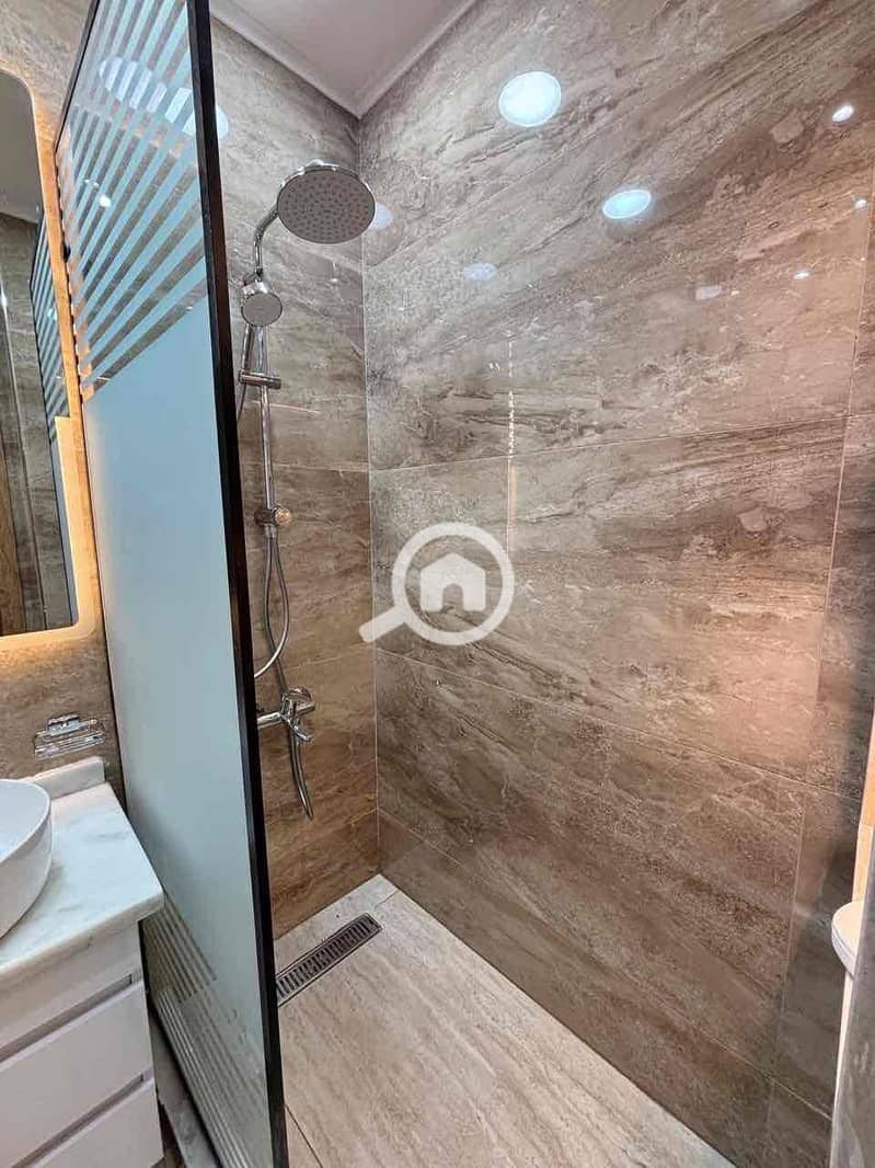 24 f8cd2979-5617-4430-a2a0-1c9244853473. jpg