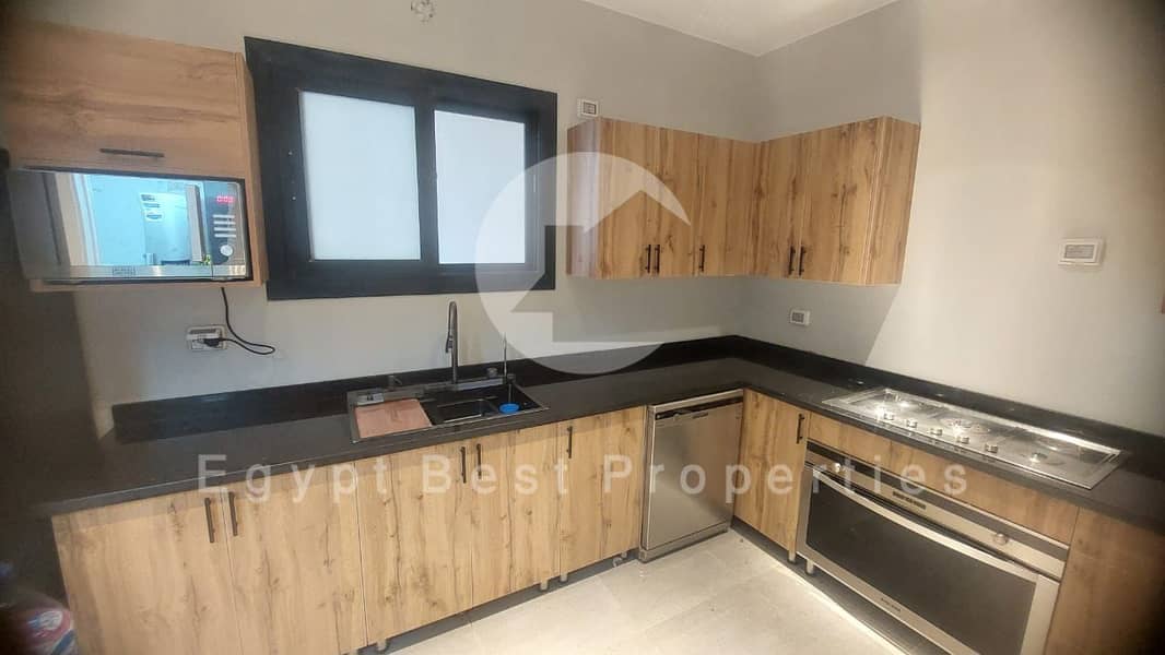 8 0f12efbb-d6f7-4c00-a53d-f023a5ecbe33. jpeg