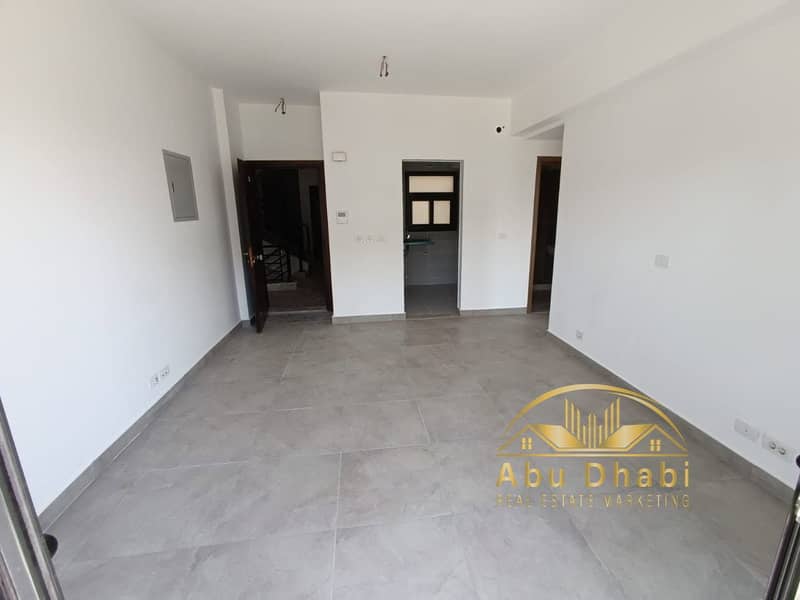 5 d99d2d2e-d0dd-4d98-be5c-7c2a7b9e6e7a. jpg