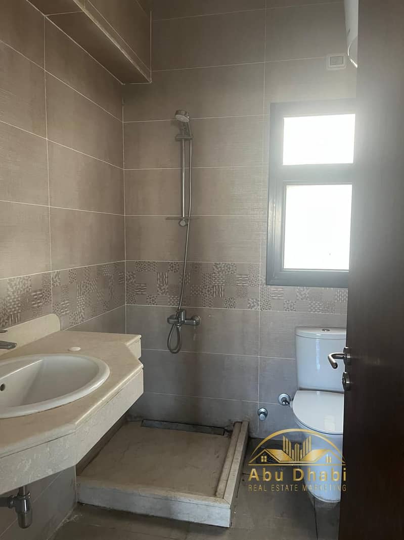 8 d7d461f2-ce0a-425c-b07c-63756b5b9e5f. jpg