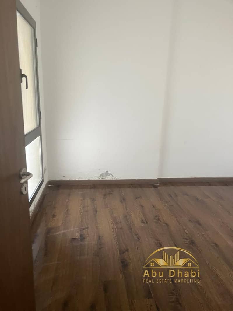 9 42bb1556-6b1d-45b2-9586-59e774ff700e. jpg