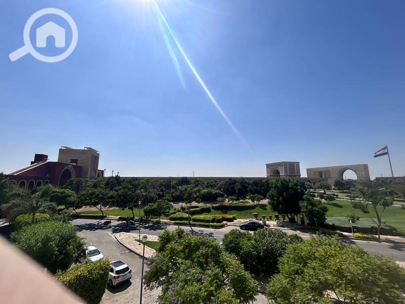 12 f5c0e5e5-9e9e-4930-b512-c13fb797132a. jpeg