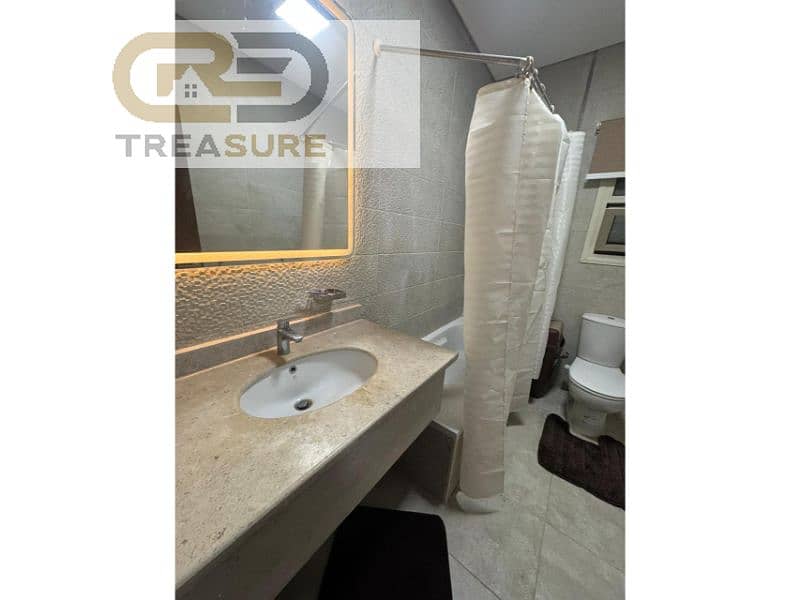 21 WhatsApp Image 2025-12-08 at 4.09. 26 PM (1). jpg