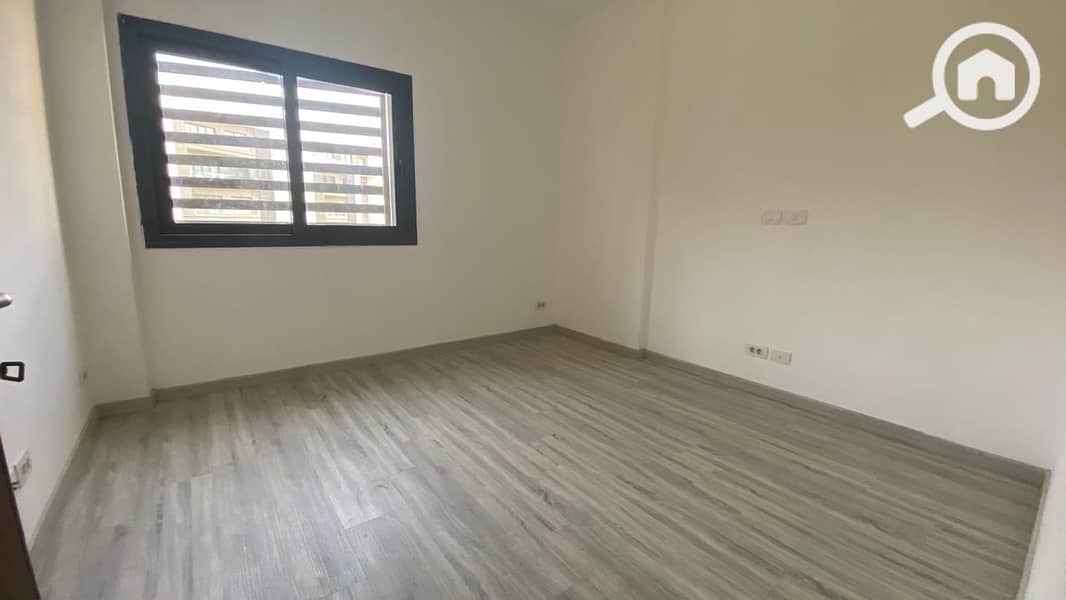 14 84e24aa0-edea-49a7-86c0-b888f3ff7685. jpeg