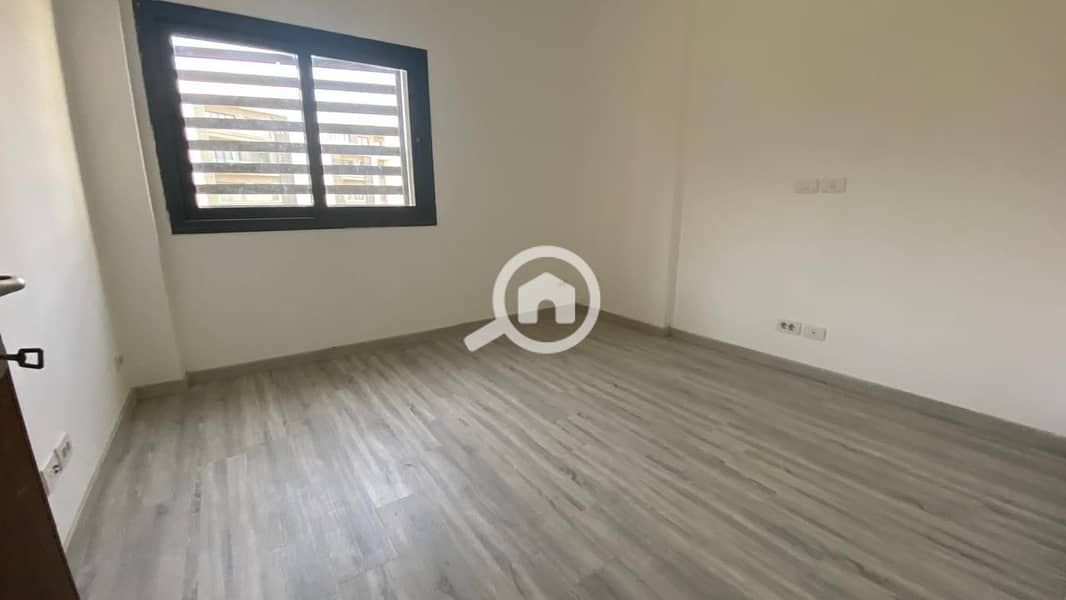 18 2417145c-906e-465a-8243-7cdbbe1af4b1. jpeg