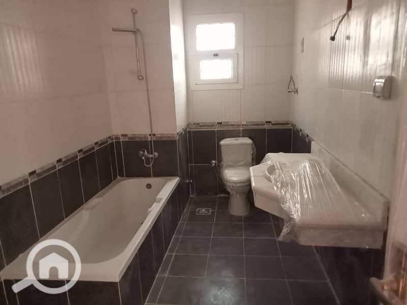 19 cf35fcd2-abc8-46cd-bfba-0e1b81355fe4. jpeg