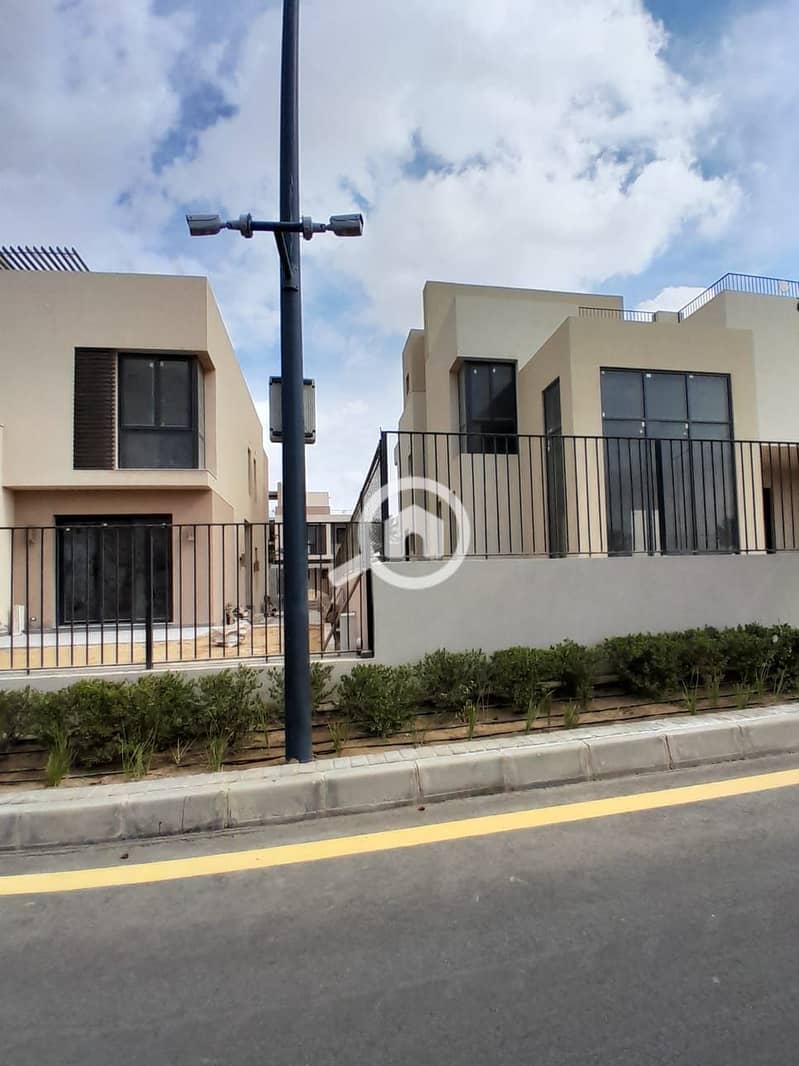 3 cca41dd0-d381-4e8a-bb30-430f6c439304. jpg