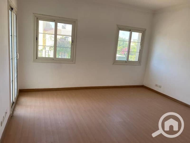 2 aaeb1295-17f3-44a2-b127-8c68dc8f5b0d. jpg