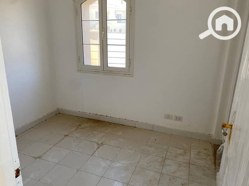 6 93e0557f-5355-47cb-9bf5-8a77cb0afc39. jpg