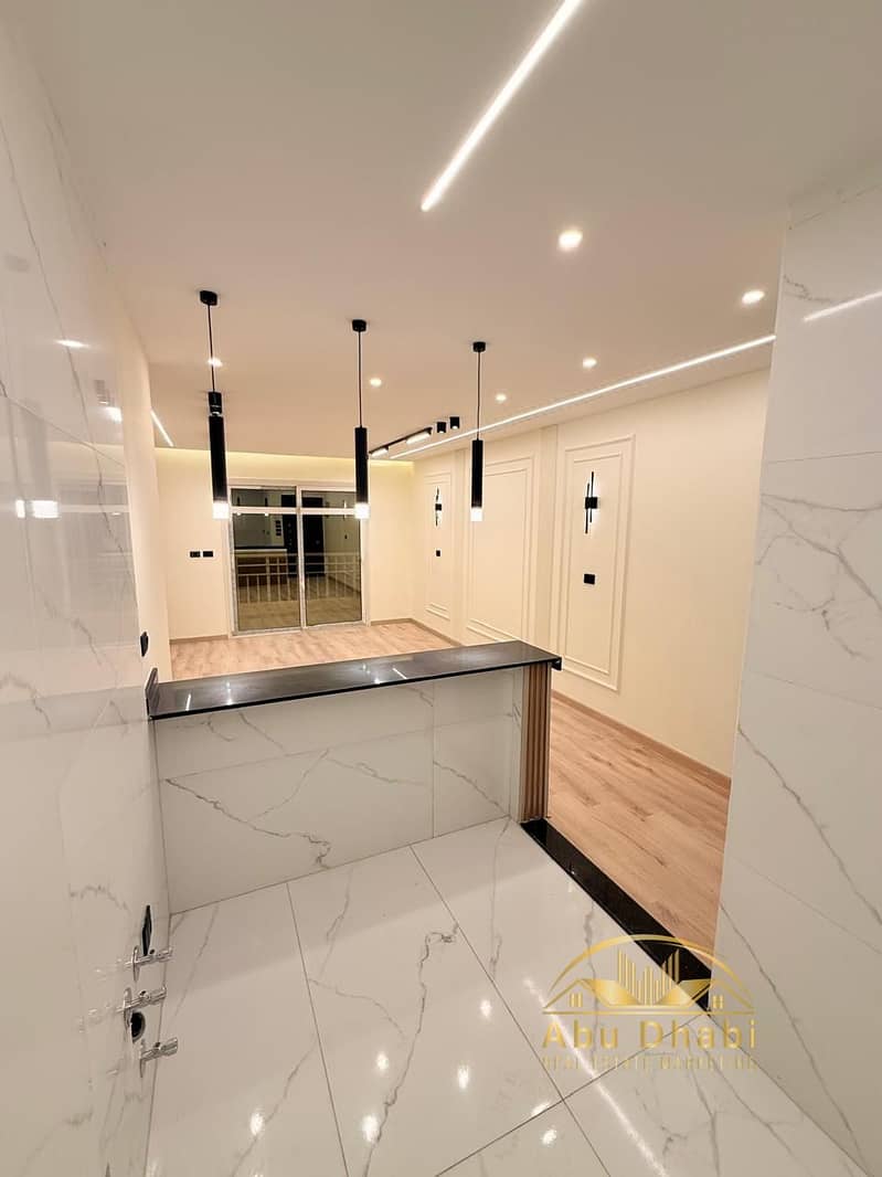 14 6e388aca-ec07-42ae-a2da-7c2e53bf2f48. jpg