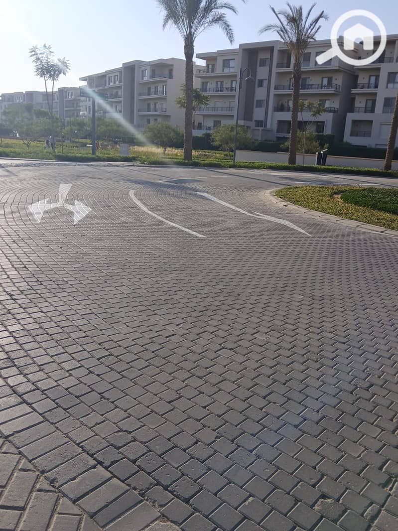 4 2e4988ce-6ee6-4d17-bdc1-78f1eaf0956f. jpg