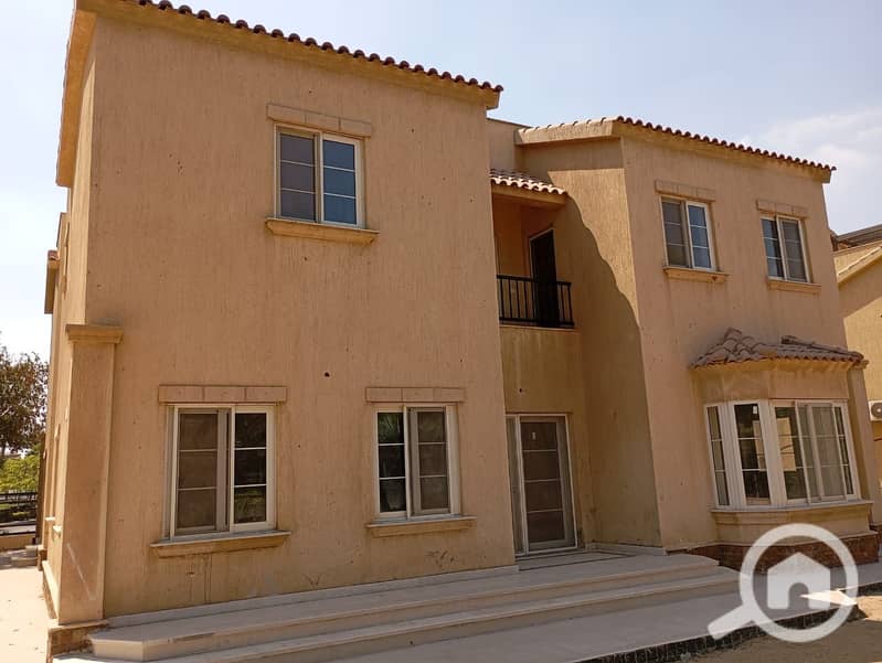 4 3f636ce9-6e37-4c5c-ab32-95e0247b0bdf. jpeg