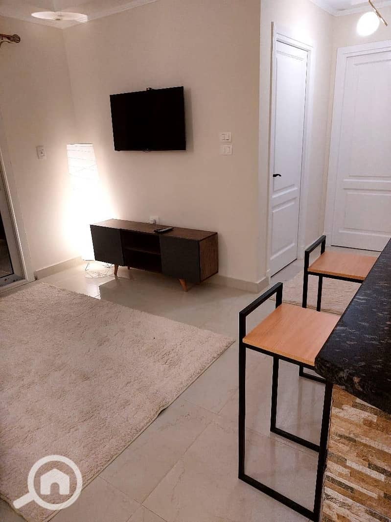 3 8ec3f0dd-6d08-4ec2-a26f-9af7c2a9baa4. jpg