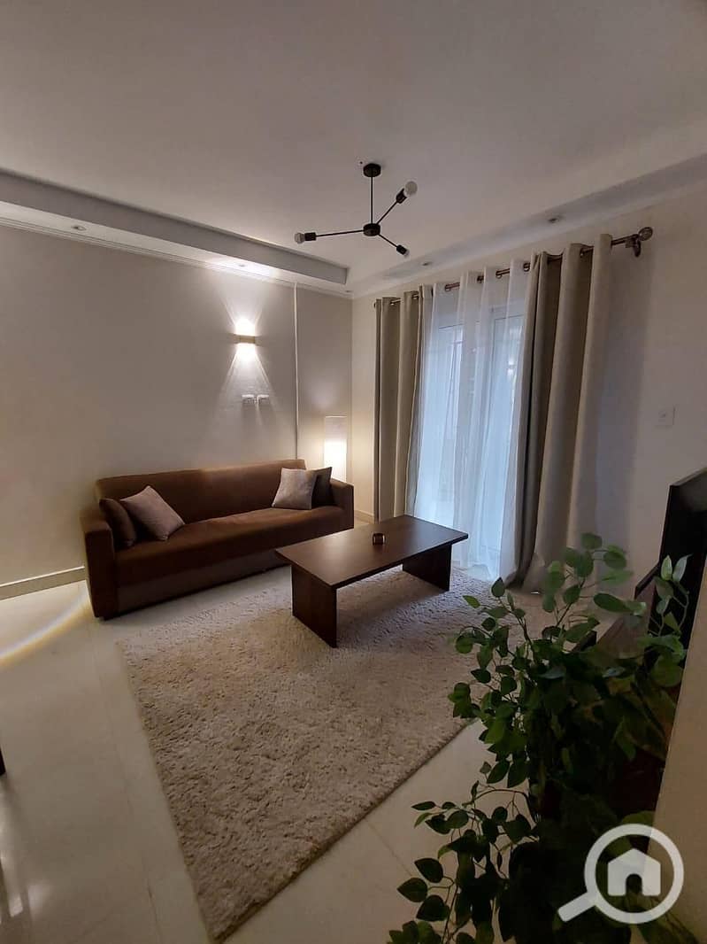 9 b9525679-2890-4065-9377-2fc26309a0ed. jpg