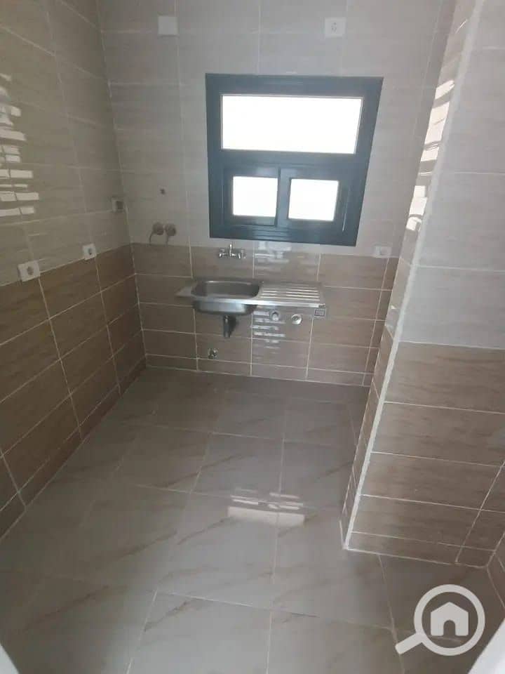 4 9c67837b-4e27-45e7-9fa6-6fdde23fdb13. jpg