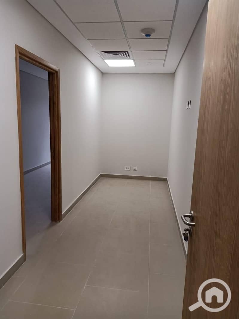 5 44f52cb7-89e5-48a8-85e3-a17f5fa5bc29. jpg