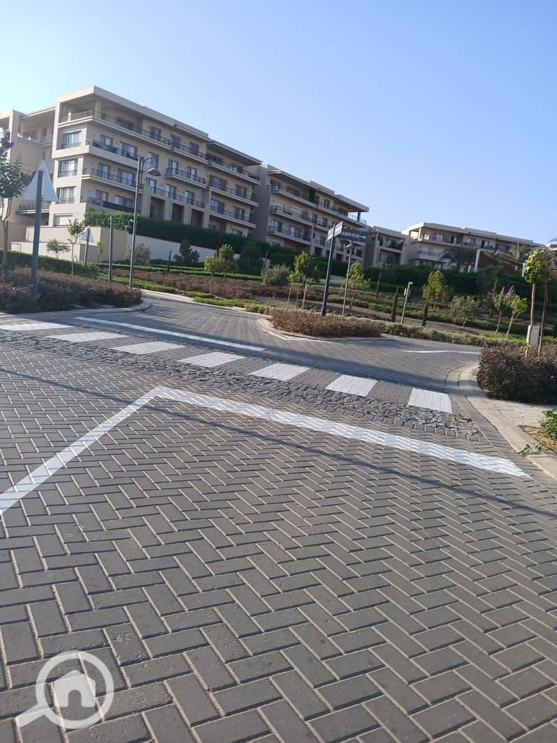 2 7cbecc06-f99b-4078-8524-5a4e464bffee. jpg