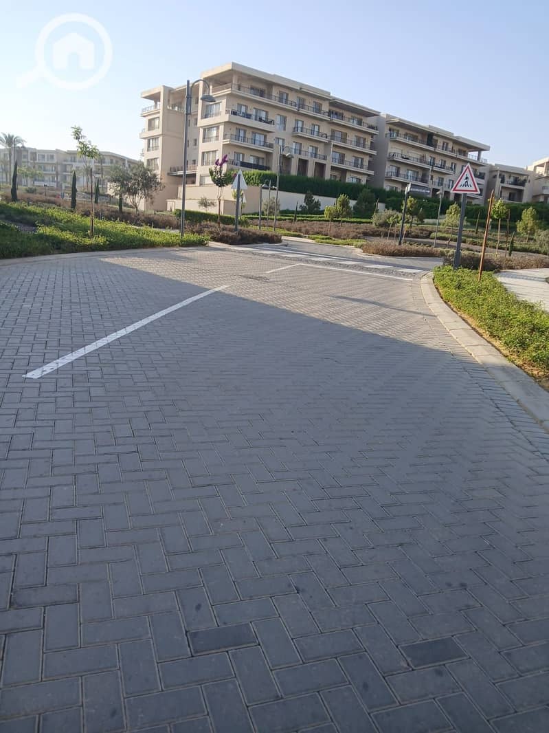 6 55bd35fb-246e-4d60-b8a8-c4703da35c0d. jpg