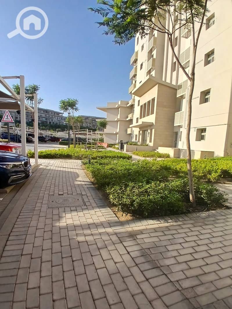 9 39dc55af-1ac6-45ca-b6b8-aa39e8b95696. jpg