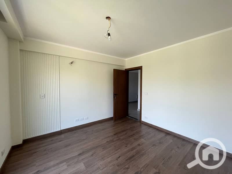 10 d52190a3-212f-4c92-a638-dae841196dbd. jpg