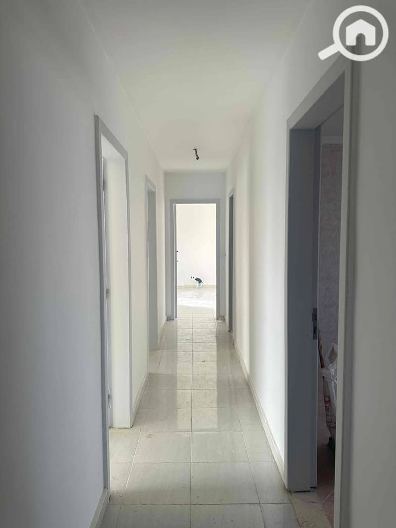 7 4d922ea1-10a0-451f-bec2-fc7ddcb44f5c. jpg