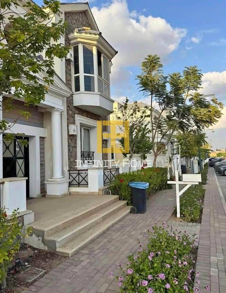 8 587054059_1966336707259562_1105255994876028993_n. jpg