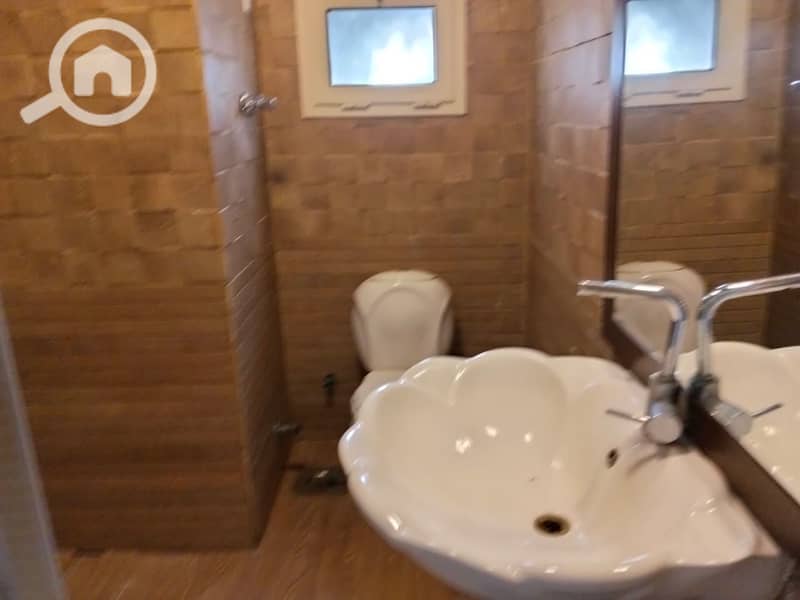 10 2582d709-9dbc-4923-b904-557a99e50bee. jpg