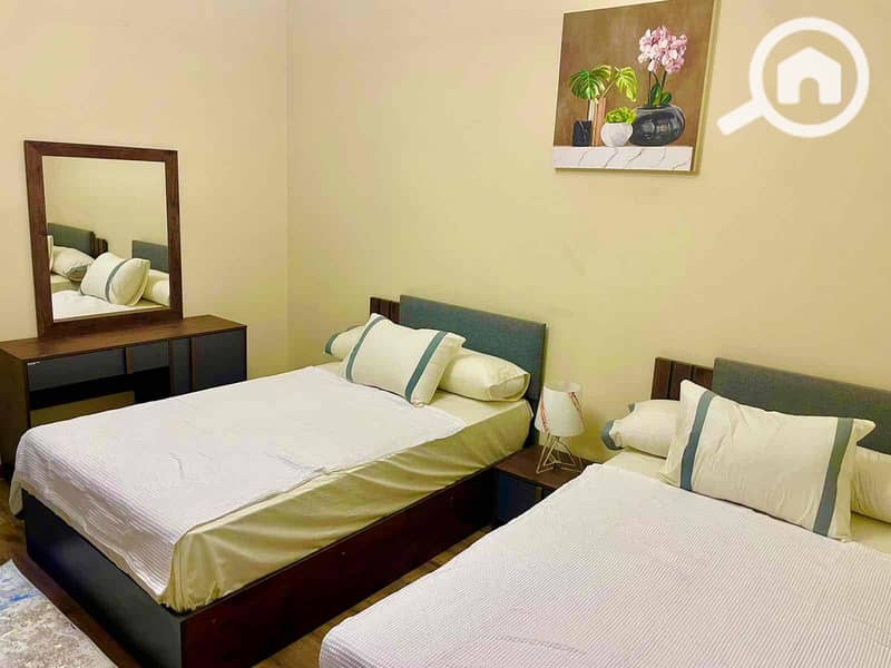 12 8f8fcbb0-475e-45e6-8e80-94fe1cbf91e1. jpg