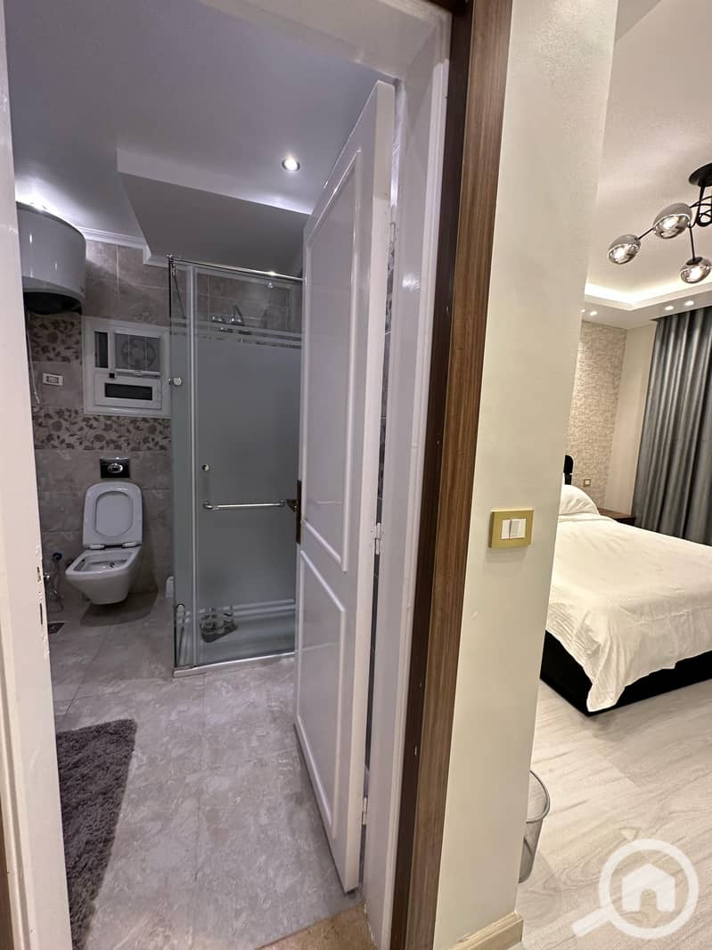 7 5b371e64-c631-42b9-8b6c-4d064c5b2d28. jpeg