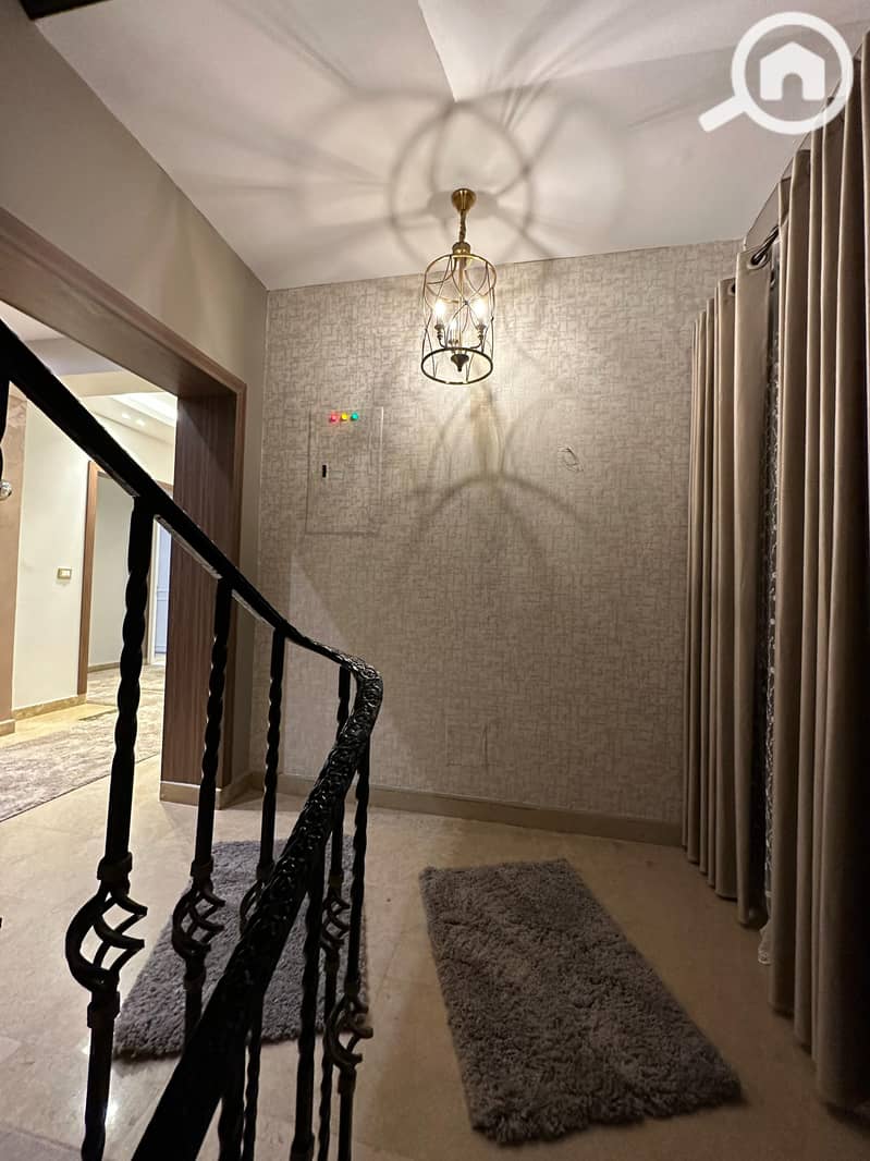 14 1452ce7d-aad5-40ad-b69d-f0c44cfda07c. jpeg