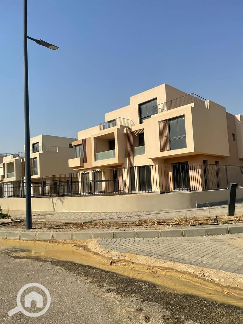 9 9433645b-2f32-4508-9c7c-de772be15017. jpg