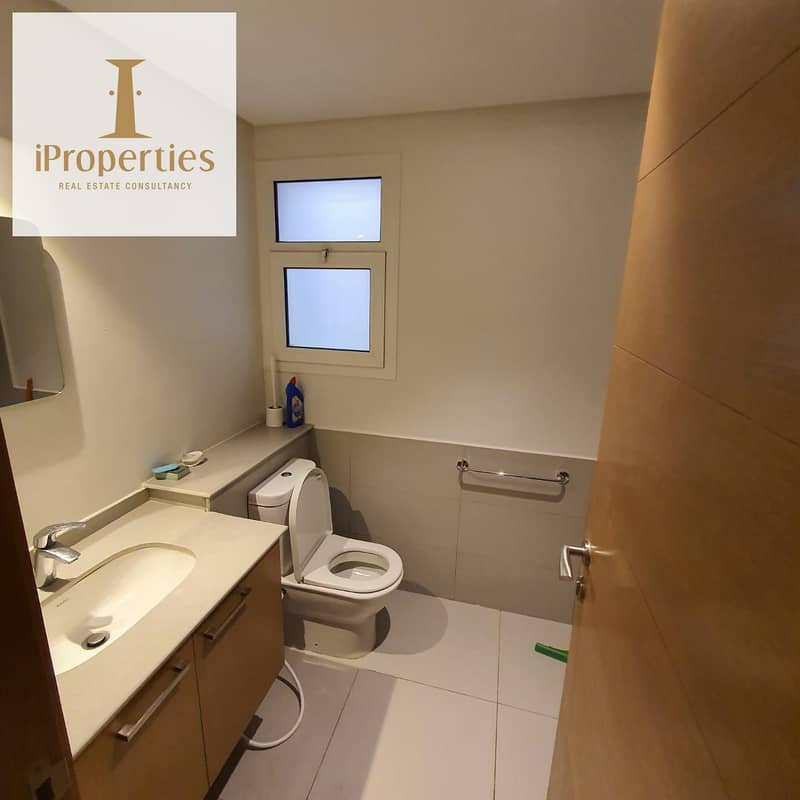 9 5fc17d68-92b4-4a4a-9aed-40bb9a18bee6. jpg