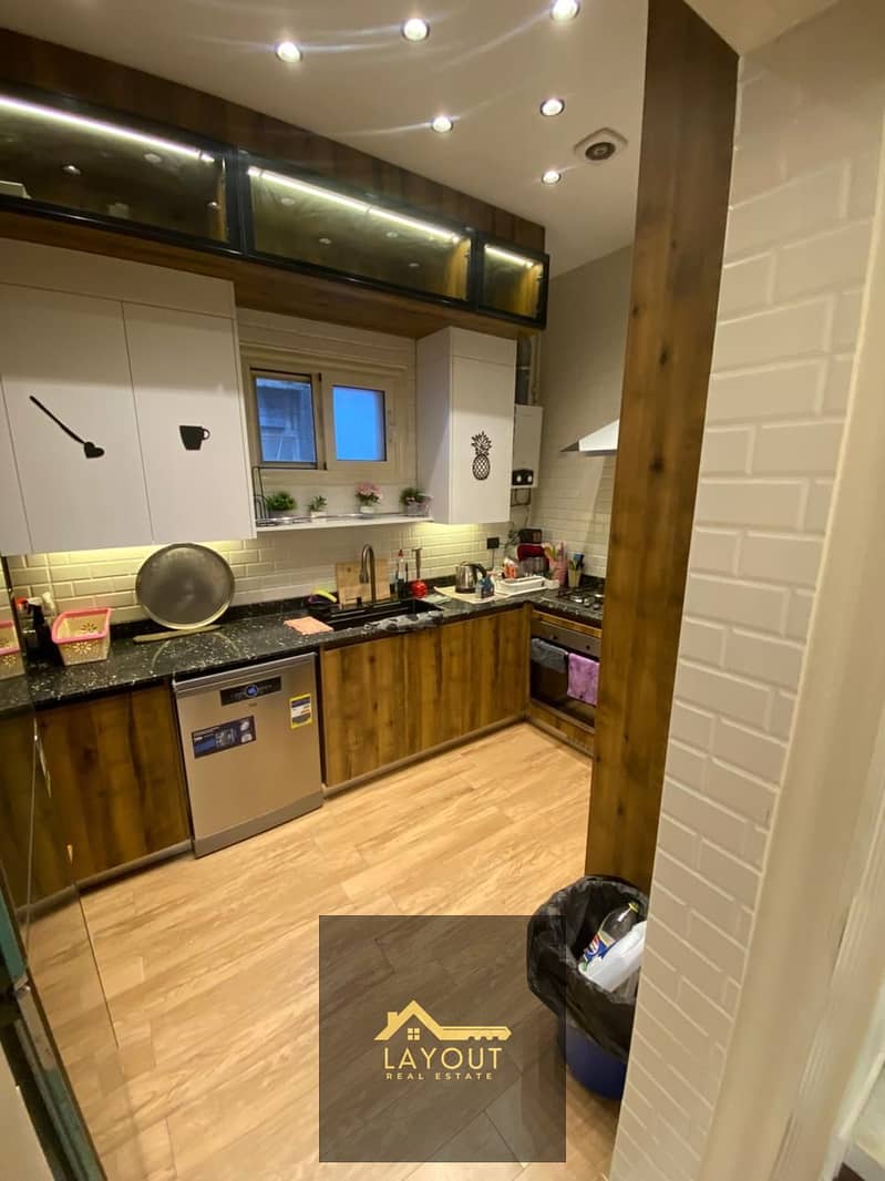 6 c9c131ef-cb73-4492-9ef7-d95a90073779. jpg