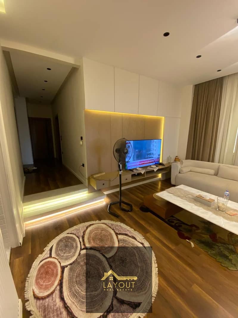 8 f4f95dde-36a4-4786-9d7c-4cf34951bc3f. jpg