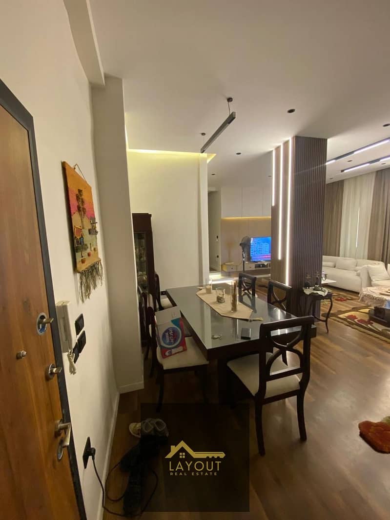 12 1bc1eb2b-dce7-48c3-a7a4-d13da8f24c97. jpg