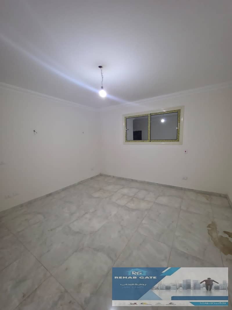 14 558328e9-3aa3-42e2-b16f-862dc3f3d00a. jpg