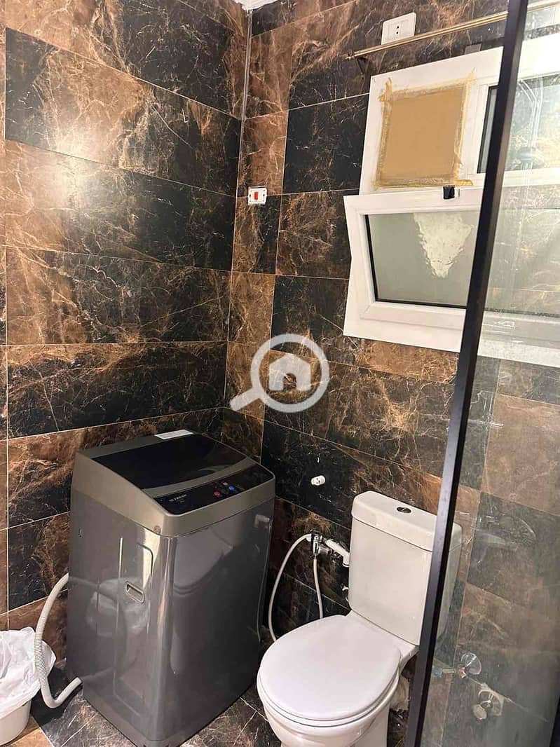 11 f218d6bf-ee71-4104-aff5-96792aed5718. jpg