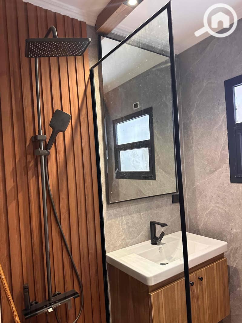 10 6f295de1-2676-4dce-a9e0-262c500e36f3. jpg