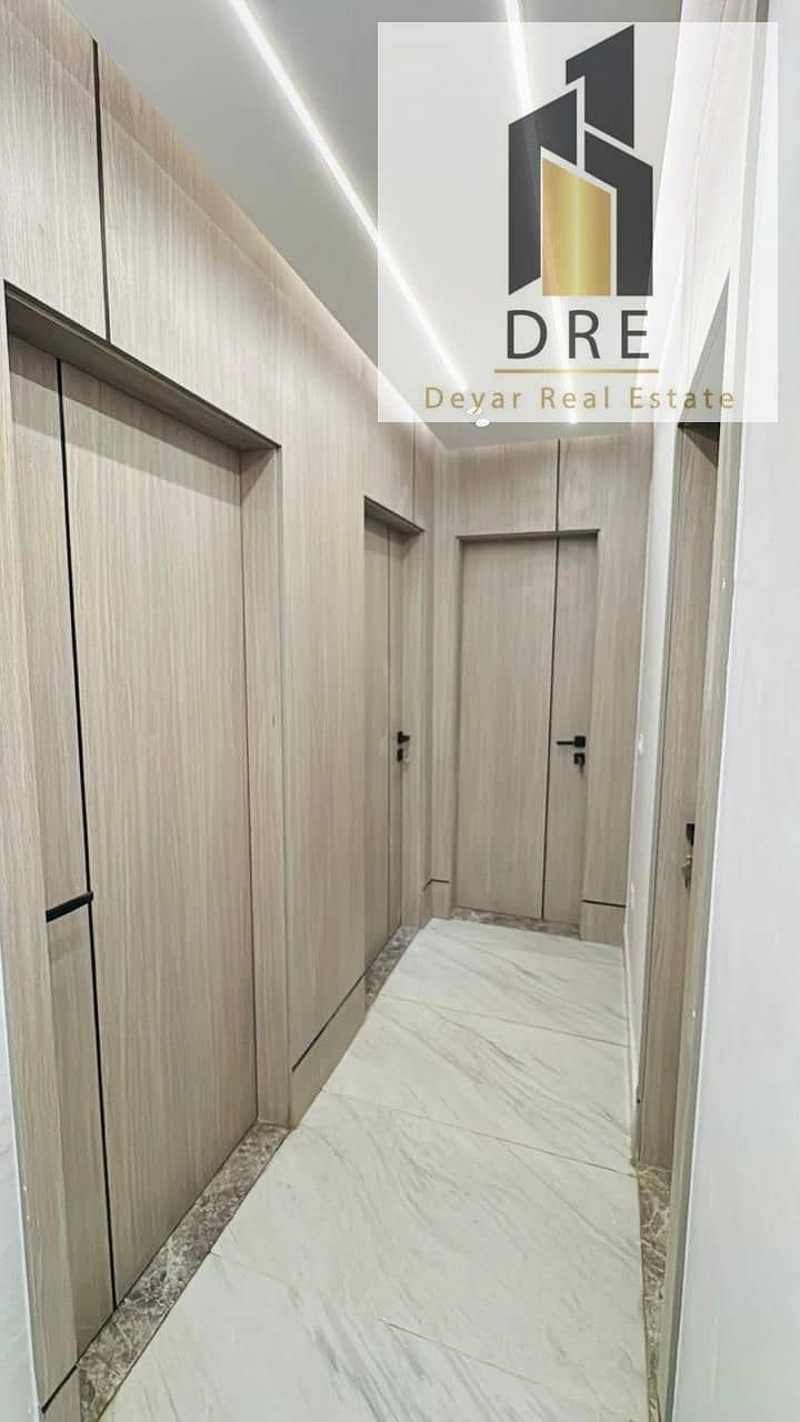 4 4ef1fdab-24a5-48bc-a04a-d0f5f9112871. jpg