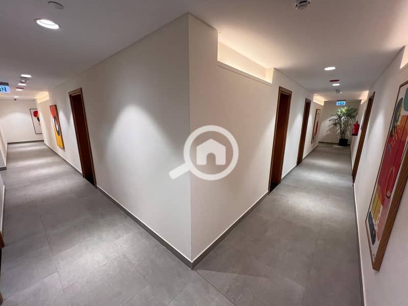 5 8fc4bb74-a551-4e2e-9f59-e03824aba3db. jpg