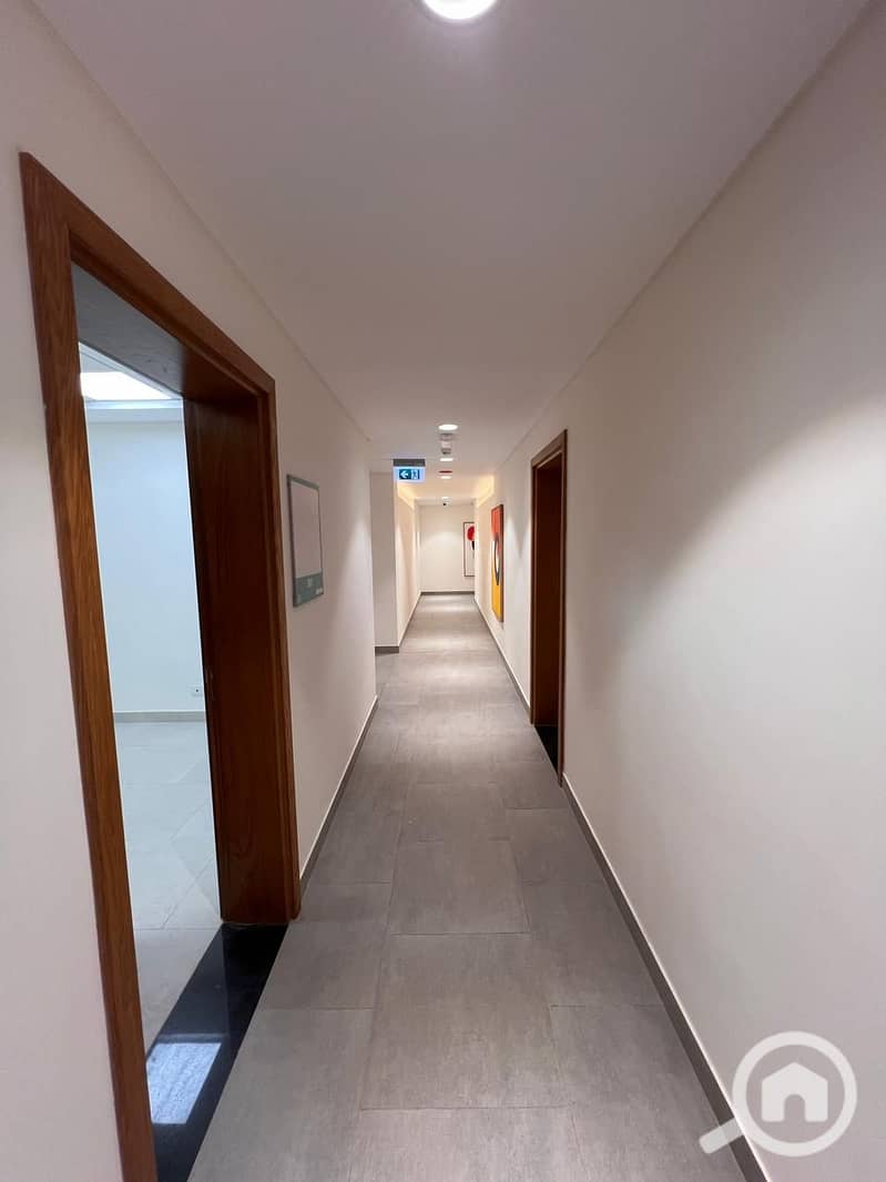 9 c6012766-8fcc-4a3e-9b91-d9f2a7274c66. jpg