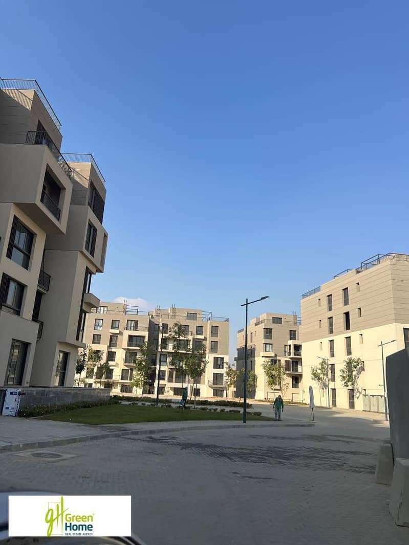 10 e7dec2ca-2a1e-4a74-9257-ada639d90f22. jpg