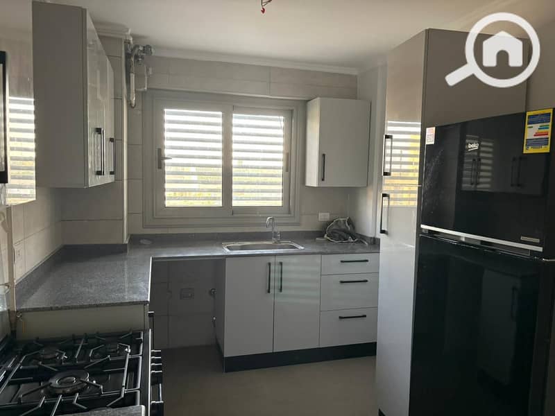 4 a31c5c7f-2eb6-45f5-b6ee-b74bf3b0a896. jpg