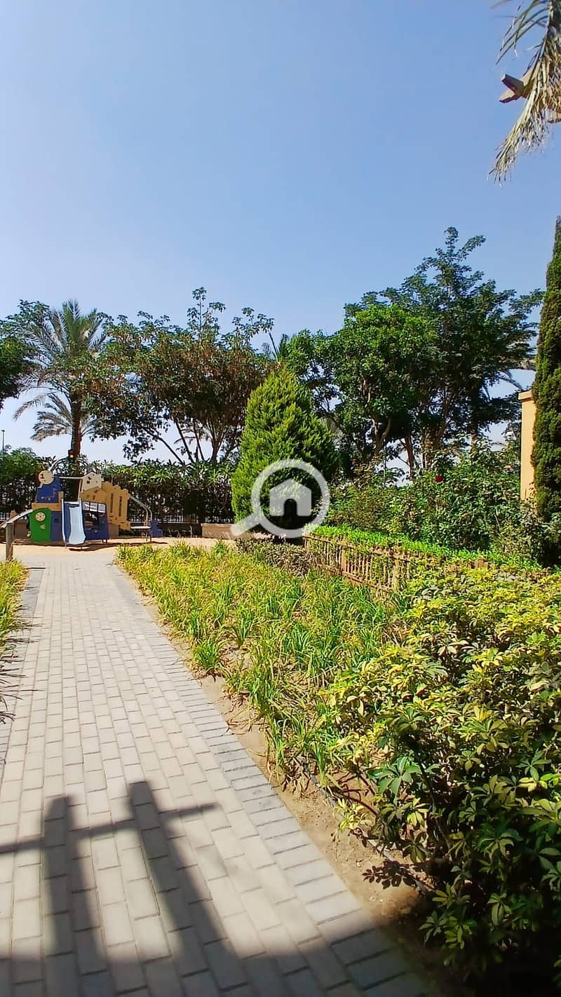 3 8ddc13ee-8ca2-4189-8e89-e2a858c7e253. jpg