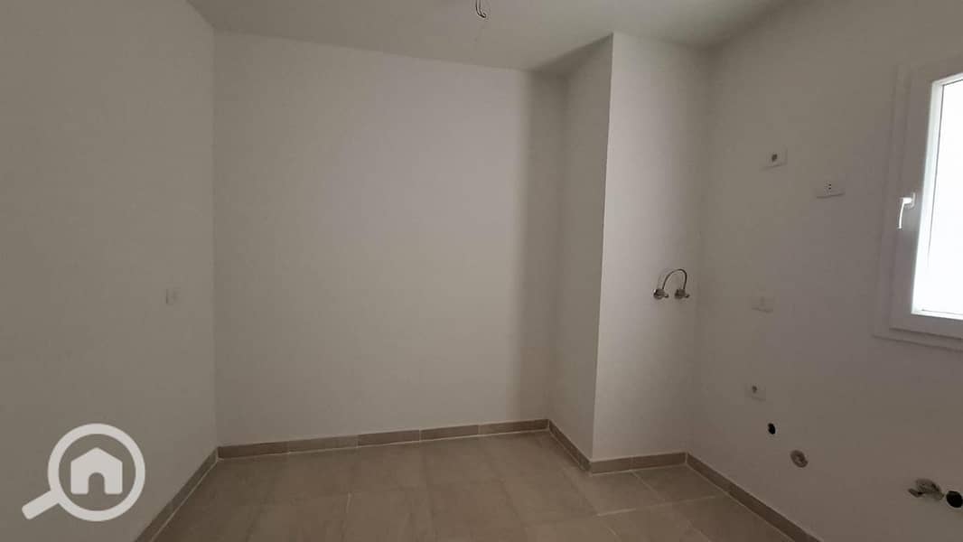 2 242baaa3-7264-494e-8e49-6f3beabf6a6a. jpg