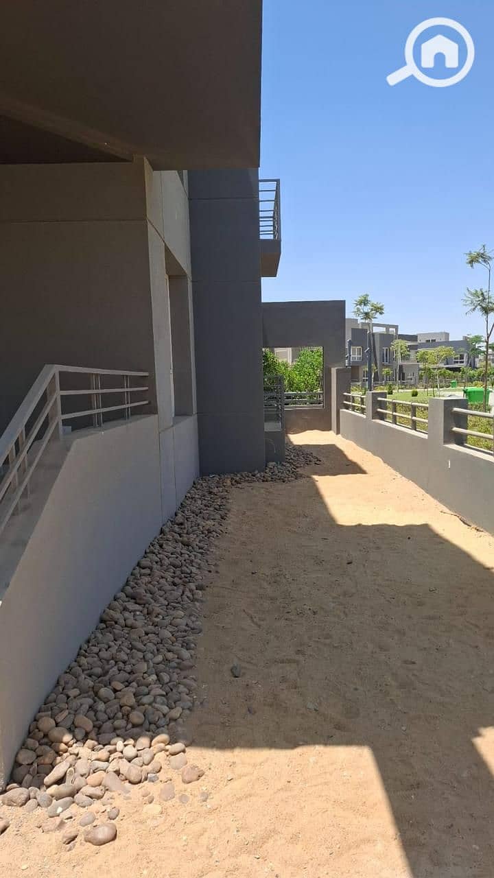 5 c1a51cc3-da0c-469e-90ee-b84a9136cffb. jpg