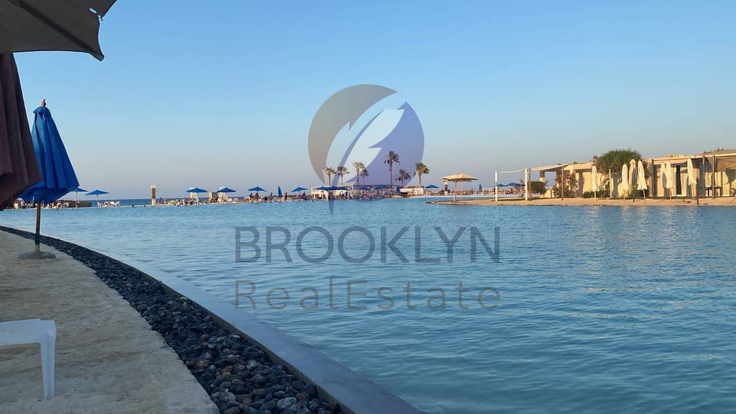 2 94f6b42e-ec41-4a1a-bc1c-98a81672f6c8. jpeg