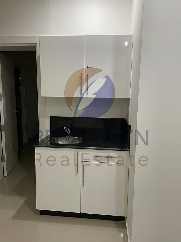 8 ee4b0a84-59de-48e8-a9cb-dbd1ee40c45e. jpeg