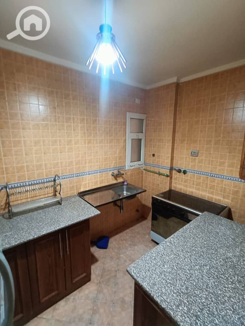 11 ff9e04f2-bb7e-43ff-9cf5-0728000c1130. jpeg